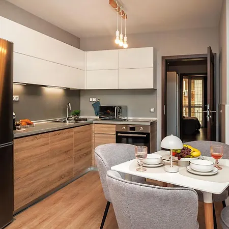 Apartment к's Living With Free Parking