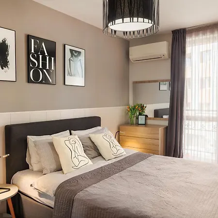 к's Living With Free Parking Apartment