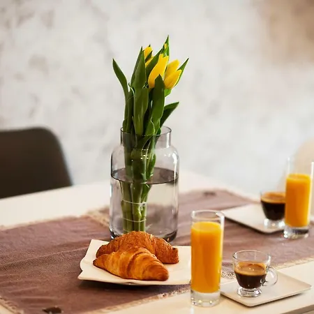 Апартаменты к's Living With Free Parking